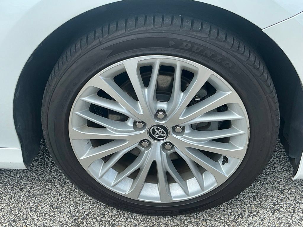 Used 2020 Toyota Camry XLE FWD image 19