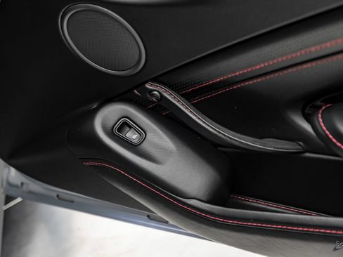 Used 2019 Aston Martin V8 Vantage Coupe RWD image 84