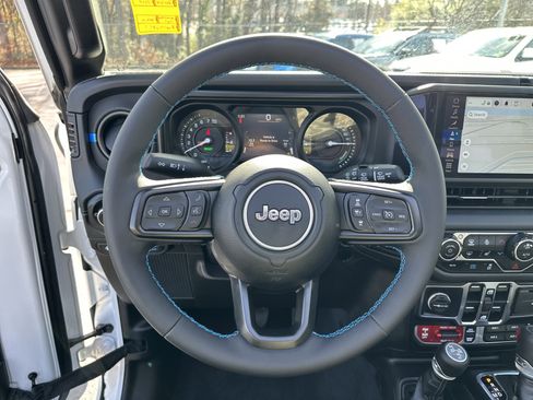 Used 2024 Jeep Wrangler Unlimited Rubicon 4xe image 27