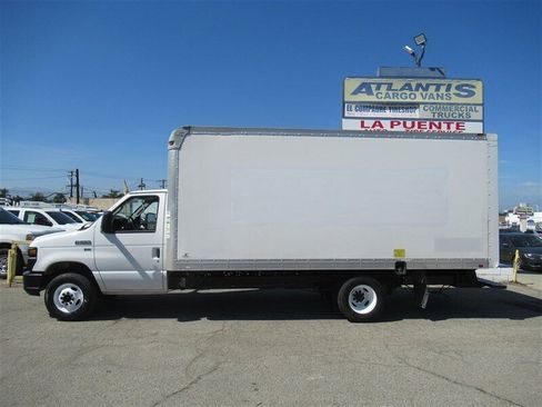 Used 2016 Ford E-350 and Econoline 350 Super Duty image 2