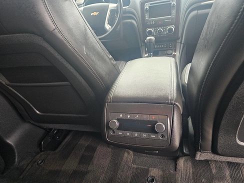 Used 2017 Chevrolet Traverse LT image 17