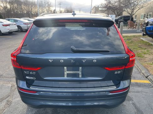 Used 2023 Volvo XC60 B5 Core image 4