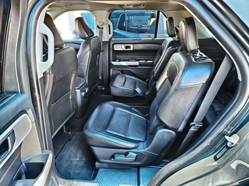 Used 2022 Ford Explorer Limited w/ Equipment Group 301A AWD/4WD image 19