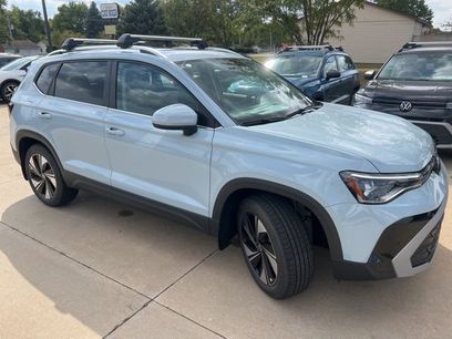 New 2025 Volkswagen Taos SE