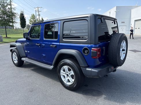 Used 2019 Jeep Wrangler Unlimited Sport S AWD/4WD image 7