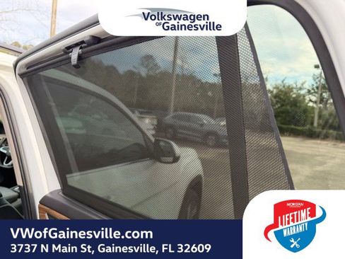 Certified 2025 Volkswagen Atlas SE image 10