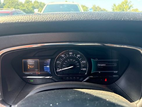 Used 2015 Lincoln Navigator 2WD image 9