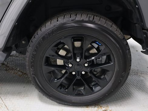 Used 2023 Jeep Wrangler Unlimited Sahara image 19