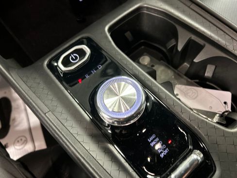 Used 2024 Jeep Wagoneer Launch Edition image 21