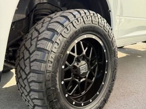 Used 2018 RAM 2500 Tradesman w/ Chrome Appearance Group image 38