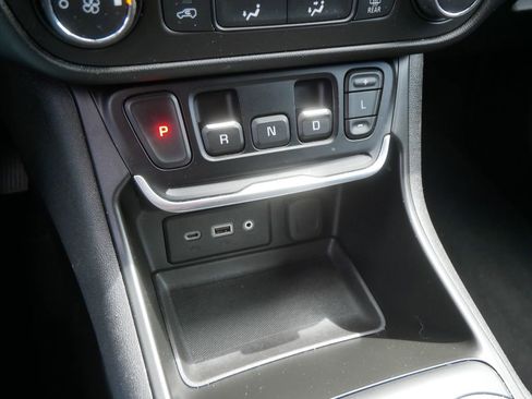 Used 2018 GMC Terrain SLE FWD image 23