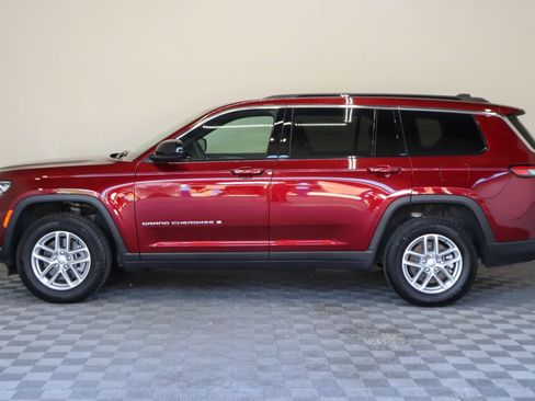 Used 2025 Jeep Grand Cherokee L Laredo w/ Luxury Tech Group I RWD image 6