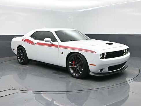 Used 2022 Dodge Challenger R/T Scat Pack RWD image 2