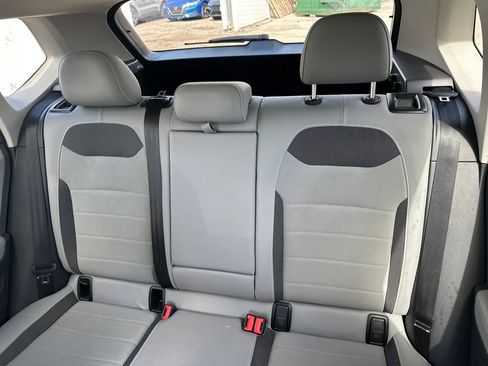 Used 2024 Volkswagen Taos SE image 18