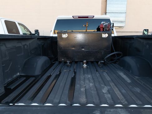 Used 2020 GMC Sierra 3500 4x4 Crew Cab w/ Gooseneck/5TH Wheel Package image 13