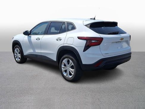 Used 2025 Chevrolet Trax LS FWD image 6