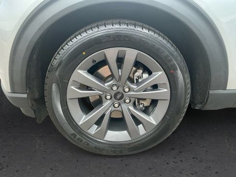 Used 2023 Ford Explorer XLT w/ Equipment Group 202A RWD image 13