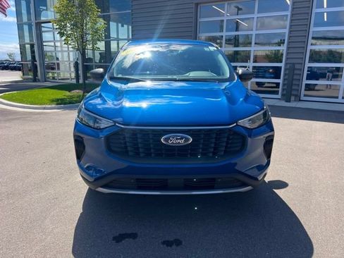 Used 2023 Ford Escape Active AWD/4WD image 2