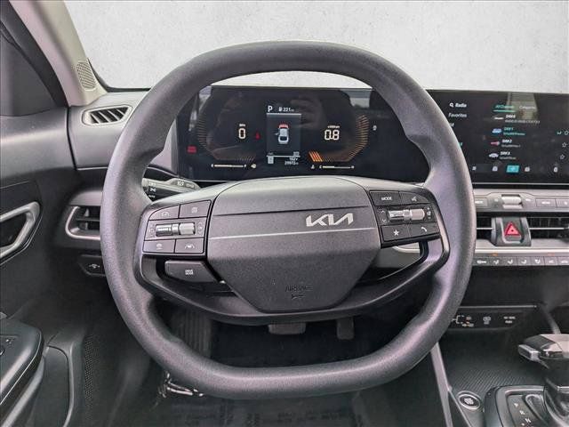 Used 2025 Kia K4 FWD image 11