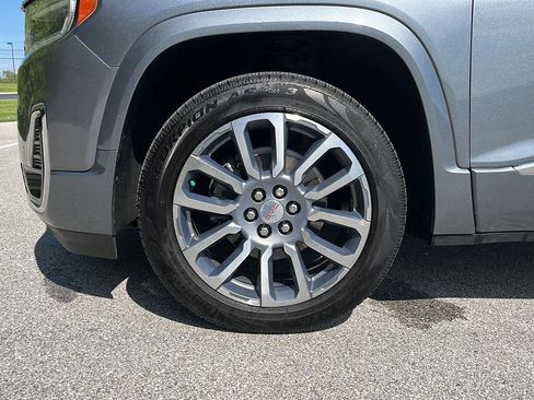 Used 2021 GMC Acadia Denali w/ Denali Ultimate Package AWD/4WD image 10