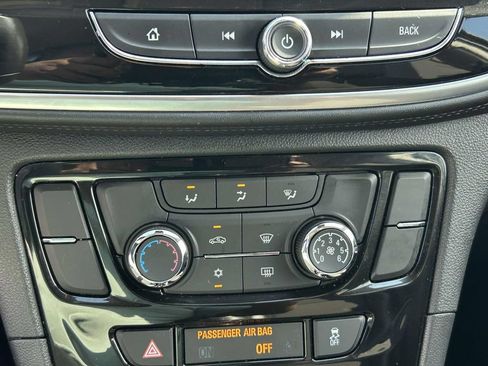 Used 2021 Buick Encore Preferred FWD image 21