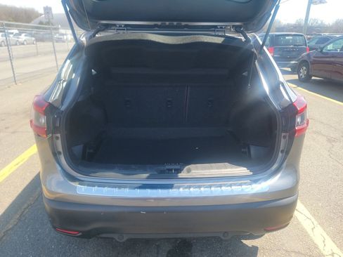 Used 2020 Nissan Rogue Sport S image 16