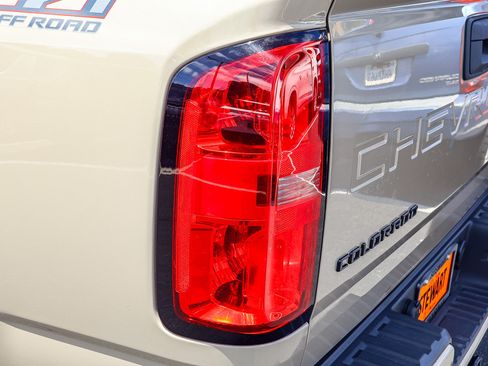 Used 2022 Chevrolet Colorado Z71 AWD/4WD image 24