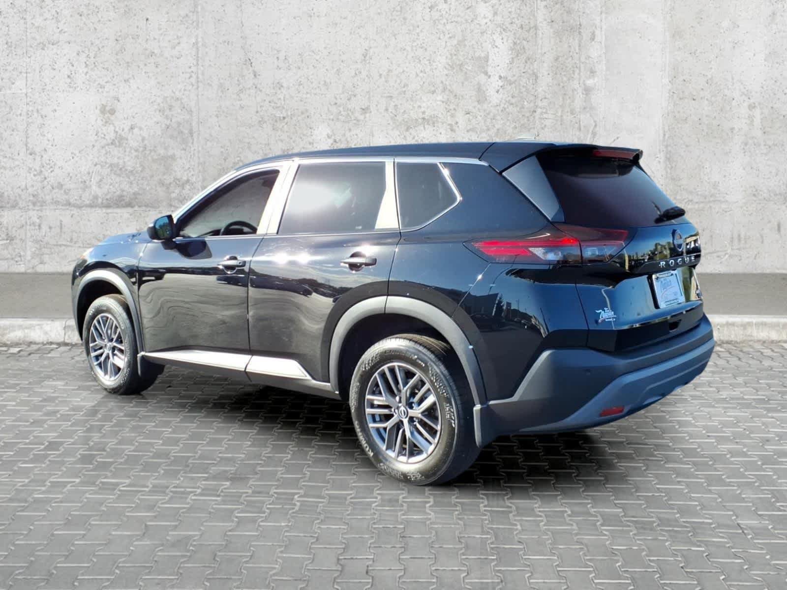 Used 2023 Nissan Rogue S AWD/4WD image 8