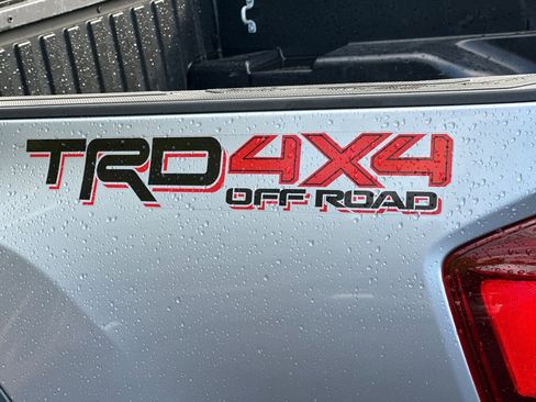Used 2019 Toyota Tacoma TRD Off-Road w/ Technology Package image 32