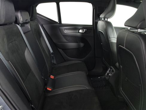 Used 2021 Volvo XC40 T5 R-Design w/ Protection Package Premier image 30