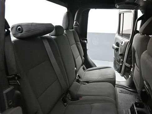 Used 2021 Jeep Gladiator Sport image 21