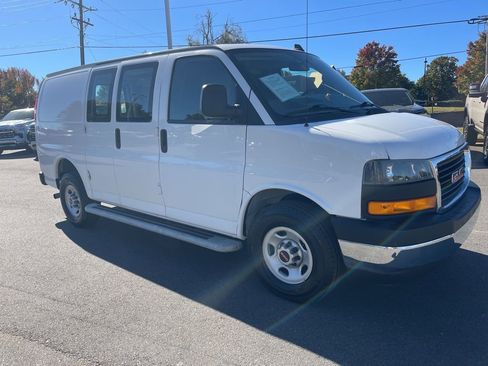 Used 2023 GMC Savana 2500 w/ Driver Convenience Package image 7