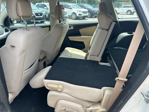 Used 2014 Dodge Journey American Value Package w/ Flexible Seating Group FWD image 19