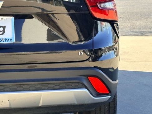 Used 2024 Chevrolet Trax LT w/ LT Convenience Package image 9