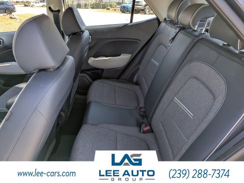 Used 2024 Hyundai Venue Limited image 11