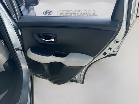 Used 2024 Honda HR-V LX image 27