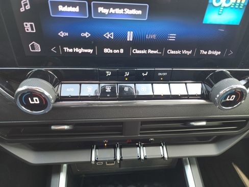 Used 2025 Chevrolet Colorado Trail Boss image 25