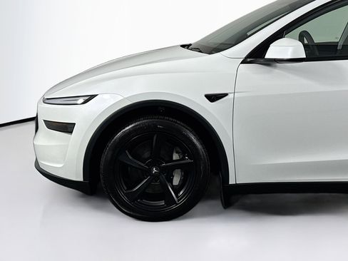 Used 2026 Tesla Model Y Long Range AWD/4WD image 40