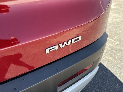 Used 2022 GMC Acadia SLE image 22