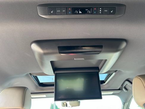 Used 2021 Toyota Sienna AWD image 43