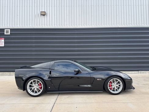 Used 2007 Chevrolet Corvette Z06 w/ Preferred Equipment Group RWD image 23