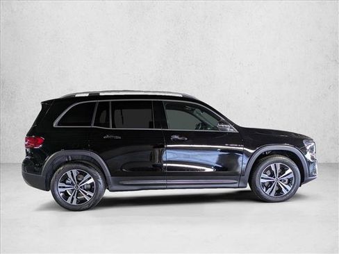 Certified 2025 Mercedes-Benz GLB 250 image 7