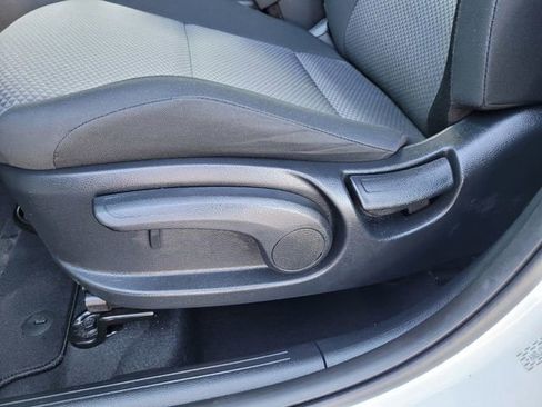 Certified 2025 Kia Soul LX w/ LX Technology Package image 14