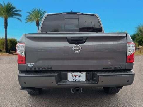Used 2024 Nissan Titan SV w/ SV Convenience Package image 4