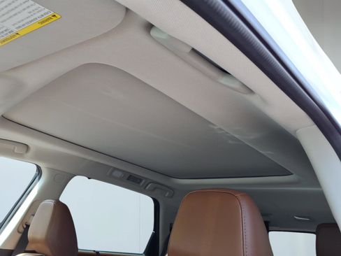 Used 2022 Nissan Pathfinder Platinum w/ Cargo Package image 12