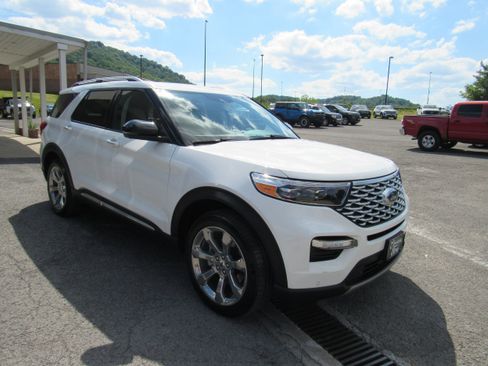 Used 2020 Ford Explorer Platinum w/ Premium Technology Package AWD/4WD image 4
