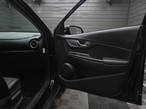 Used 2019 Hyundai Kona Limited FWD image 32