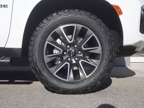 Used 2023 Chevrolet Tahoe Z71 w/ Luxury Package image 35