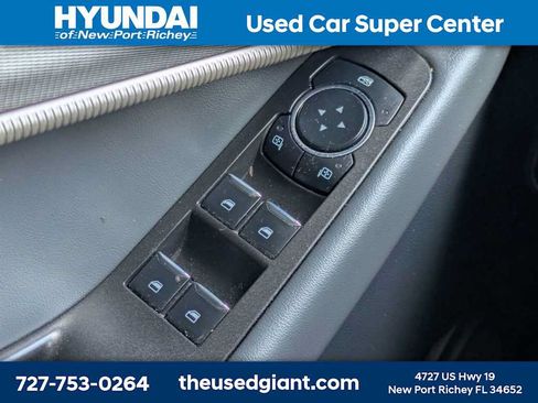 Used 2025 Ford Explorer Active RWD image 38