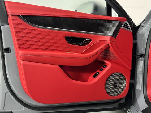 New 2025 Bentley Flying Spur Plug-In Hybrid image 12